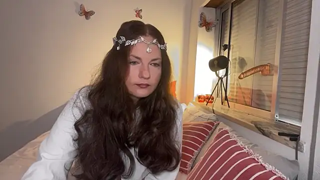 Snapshot of UnderWunder chatting on 05-30-26, 11:07 UnderWunder online show from 05-30-26, 11:07
