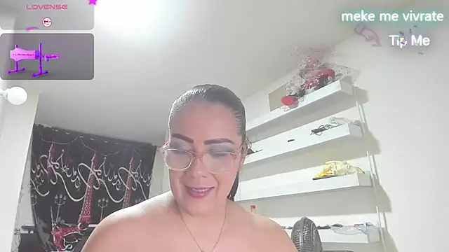 Snapshot of AlicePipper chatting on 07-06-26, 05:26 AlicePipper online show from 07-06-26, 05:26