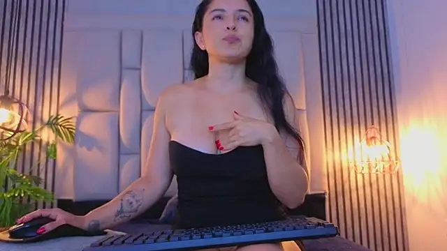 Snapshot of bryonycutee chatting on 06-08-26, 12:38 bryonycutee online show from 06-08-26, 12:38