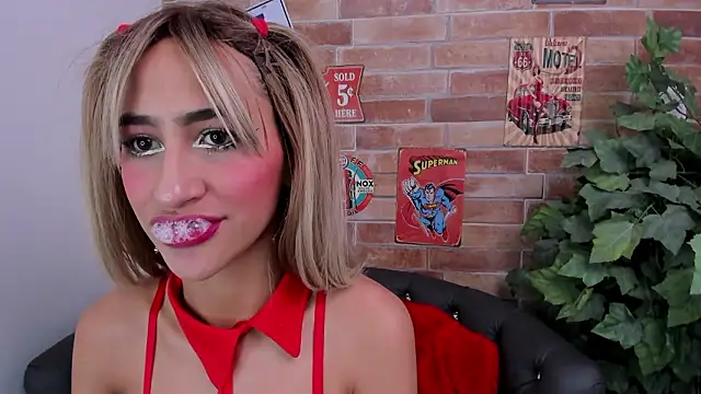 Snapshot of miss___taylor chatting on 02-13-26, 10:39 miss taylor online show from 02-13-26, 10:39