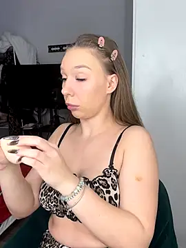 Snapshot of AlysonHuxley_ chatting on 09-09-25, 05:12 AlysonHuxley online show from 09-09-25, 05:12