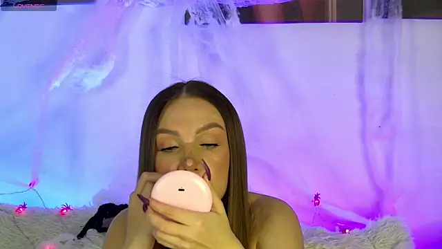 Snapshot of AlysonHuxley_ chatting on 11-03-25, 05:03 AlysonHuxley online show from 11-03-25, 05:03