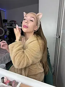 Snapshot of AlysonHuxley_ chatting on 02-07-26, 01:20 AlysonHuxley online show from 02-07-26, 01:20