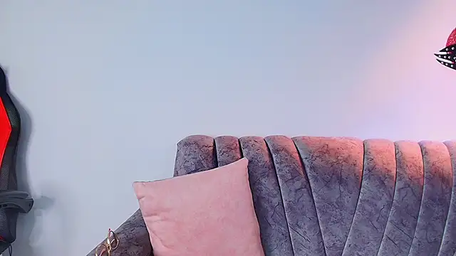 carolinhe  online show from 10-02-25, 08:16