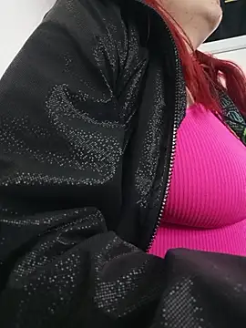 carolinhe  online show from 10-09-25, 09:35