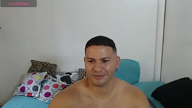 Snapshot of Tim_mz01 chatting on 05-27-26, 04:59 Tim mz01 online show from 05-27-26, 04:59