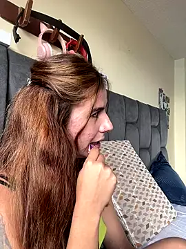 AllieYourGirl online show from 09-19-25, 07:14