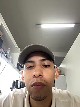 Oqui online show from 05-20-26, 02:12