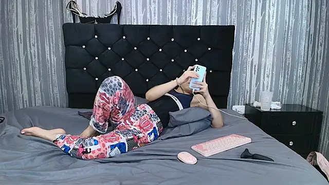 Alicee Moonn online show from 11-15-25, 08:22