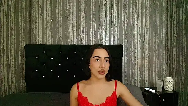 Snapshot of Alicee_Moonn chatting on 06-20-26, 08:22 Alicee Moonn online show from 06-20-26, 08:22
