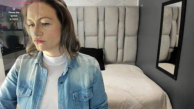 Charlot milf online show from 03-26-26, 11:38