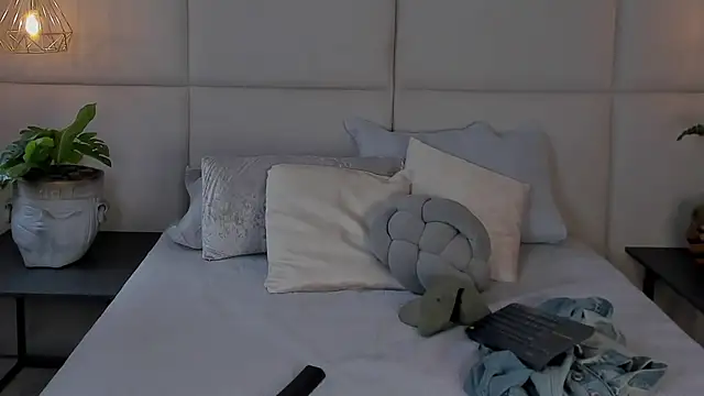 Snapshot of SamayRyann chatting on 06-21-26, 02:30 SamayRyann online show from 06-21-26, 02:30