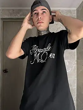 Snapshot of samm4044 chatting on 09-25-25, 08:34 samm4044 online show from 09-25-25, 08:34