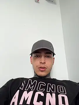 samm4044 online show from 04-08-26, 04:51