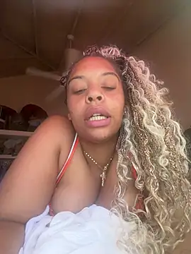 Snapshot of Regina69slut chatting on 07-16-26, 06:25 Regina69slut online show from 07-16-26, 06:25
