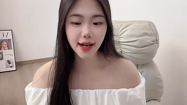 Snapshot of suki-1 chatting on 03-12-26, 03:29 suki-1 online show from 03-12-26, 03:29