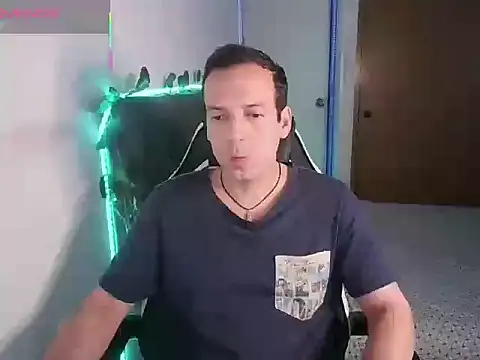 Snapshot of Cerso1 chatting on 06-05-26, 03:35 Cerso1 online show from 06-05-26, 03:35