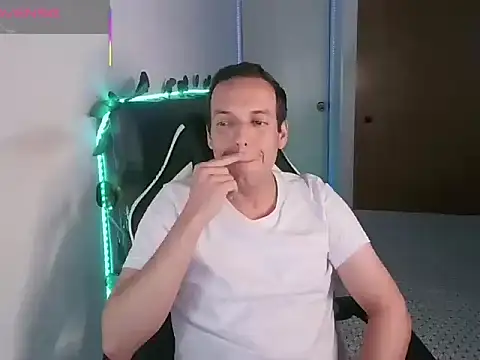Snapshot of Cerso1 chatting on 06-06-26, 01:11 Cerso1 online show from 06-06-26, 01:11