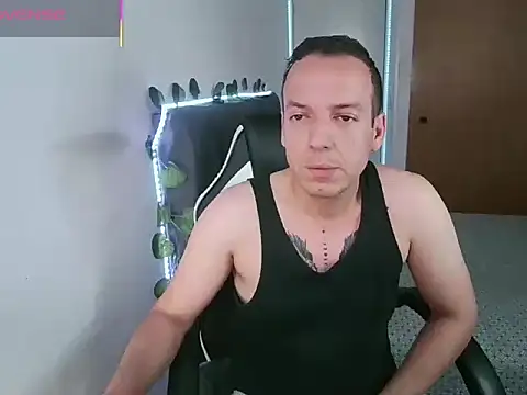 Snapshot of Cerso1 chatting on 06-18-26, 01:26 Cerso1 online show from 06-18-26, 01:26