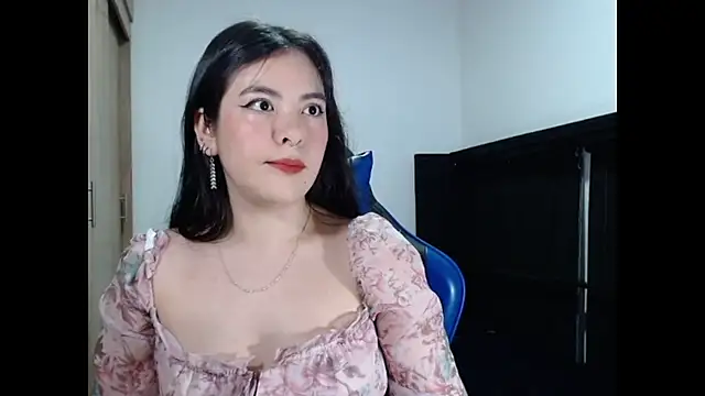 EloiseJun online show from 07-12-26, 10:23