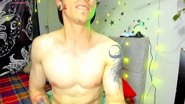 Snapshot of puepleholly chatting on 02-12-26, 11:00 puepleholly online show from 02-12-26, 11:00