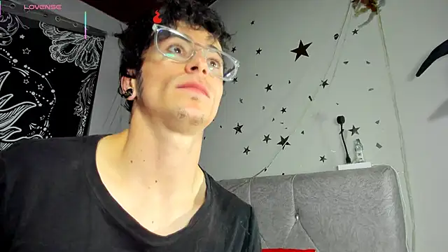 Snapshot of puepleholly chatting on 02-22-26, 02:45 puepleholly online show from 02-22-26, 02:45