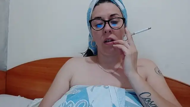 Snapshot of jollene chatting on 06-18-26, 01:48 jollene online show from 06-18-26, 01:48