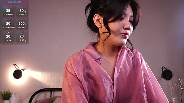 MoiraEger online show from 04-02-26, 04:04