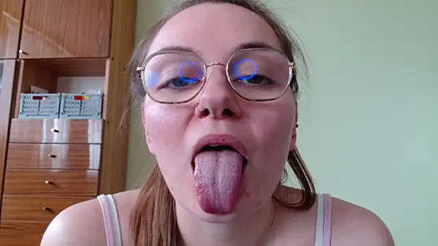 LooveELLYx online show from 05-22-26, 02:22