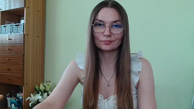 Snapshot of LooveELLYx chatting on 06-22-26, 01:30 LooveELLYx online show from 06-22-26, 01:30