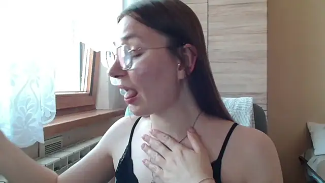 Snapshot of LooveELLYx chatting on 06-29-26, 10:15 LooveELLYx online show from 06-29-26, 10:15
