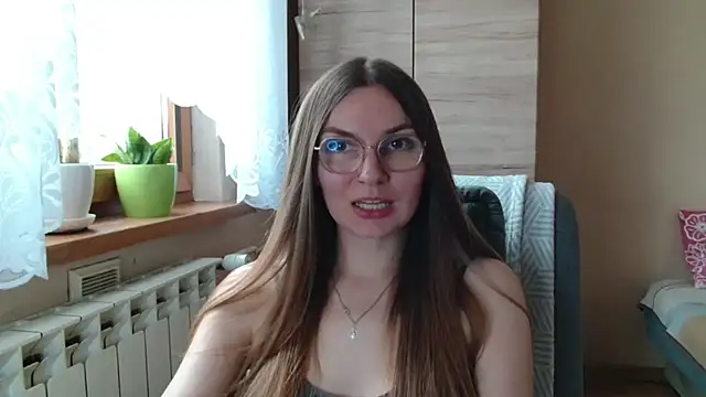 Snapshot of LooveELLYx chatting on 07-20-26, 01:24 LooveELLYx online show from 07-20-26, 01:24