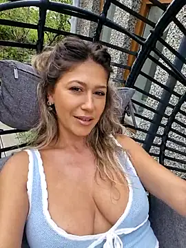CelynaRoss online show from 05-31-26, 01:51