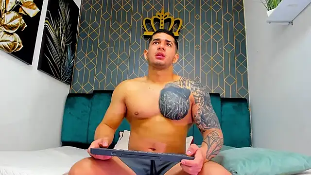 king falconer online show from 09-27-25, 03:11