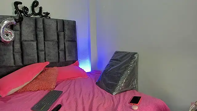 Esmeraldaa- online show from 03-12-26, 04:07