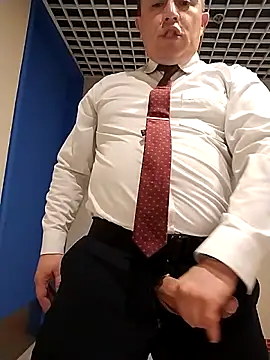 BigCristh79 online show from 04-30-26, 08:53