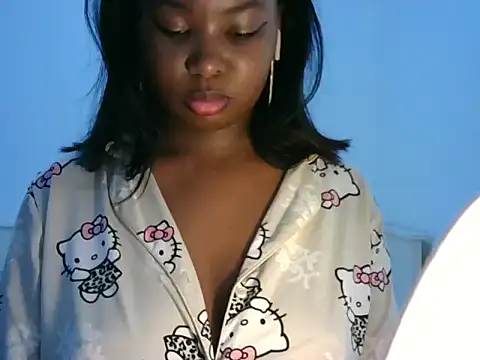 zoe215 online show from 06-12-26, 11:53