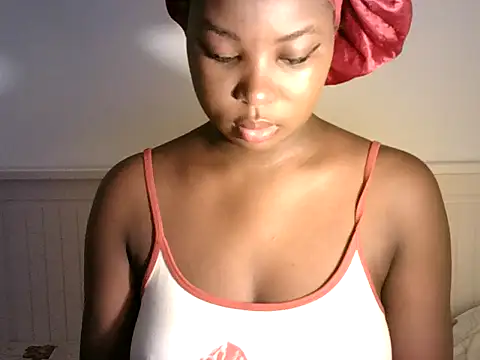 zoe215 online show from 06-30-26, 10:27