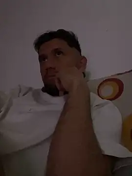Snapshot of Michaell_Spinelly chatting on 05-18-26, 10:37 Michaell Spinelly online show from 05-18-26, 10:37