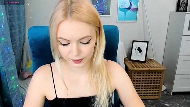 KatherineePierce online show from 05-19-26, 05:19