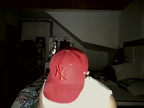 Snapshot of Andres_177 chatting on 04-14-26, 12:05 Andres 177 online show from 04-14-26, 12:05