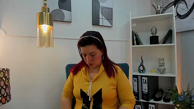 Snapshot of VeronicaBlake chatting on 06-14-26, 12:40 VeronicaBlake online show from 06-14-26, 12:40