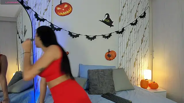 MissVioleet  online show from 10-22-25, 05:34