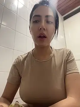 Snapshot of oh_nina chatting on 06-30-26, 11:39 oh nina online show from 06-30-26, 11:39