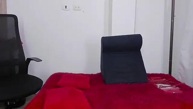 miaroberts69 online show from 05-28-26, 12:30