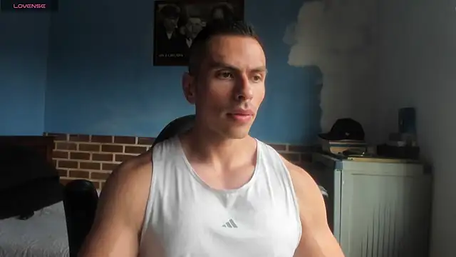 Snapshot of justinkarter chatting on 06-12-26, 05:34 justinkarter online show from 06-12-26, 05:34