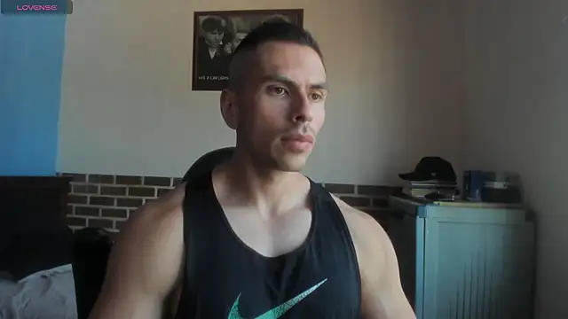 Snapshot of justinkarter chatting on 07-07-26, 03:38 justinkarter online show from 07-07-26, 03:38