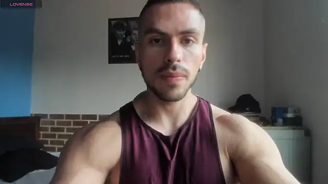 Snapshot of justinkarter chatting on 07-18-26, 02:32 justinkarter online show from 07-18-26, 02:32