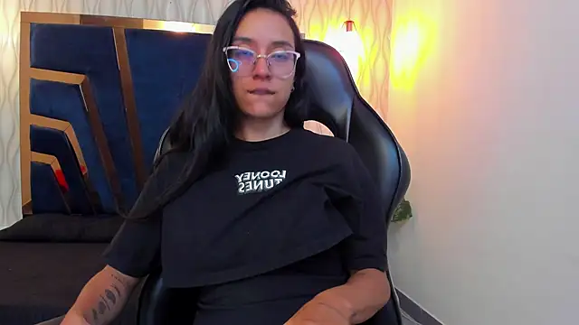 zoe martins  online show from 02-12-26, 05:19