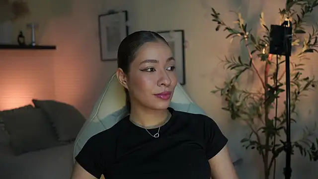 Snapshot of isabella-garcia- chatting on 07-15-26, 01:33 isabella-garcia- online show from 07-15-26, 01:33